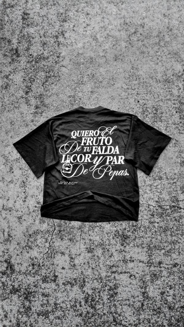 Camiseta Oversize Par de Pepas Negra