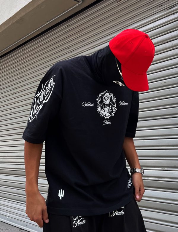 Camiseta Oversize "Matter Vita Gratia" | Negra