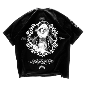 Camiseta Oversize "Matter Vita Gratia" | Negra